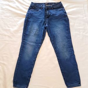 Curve Appeal Minimalist Jeggings